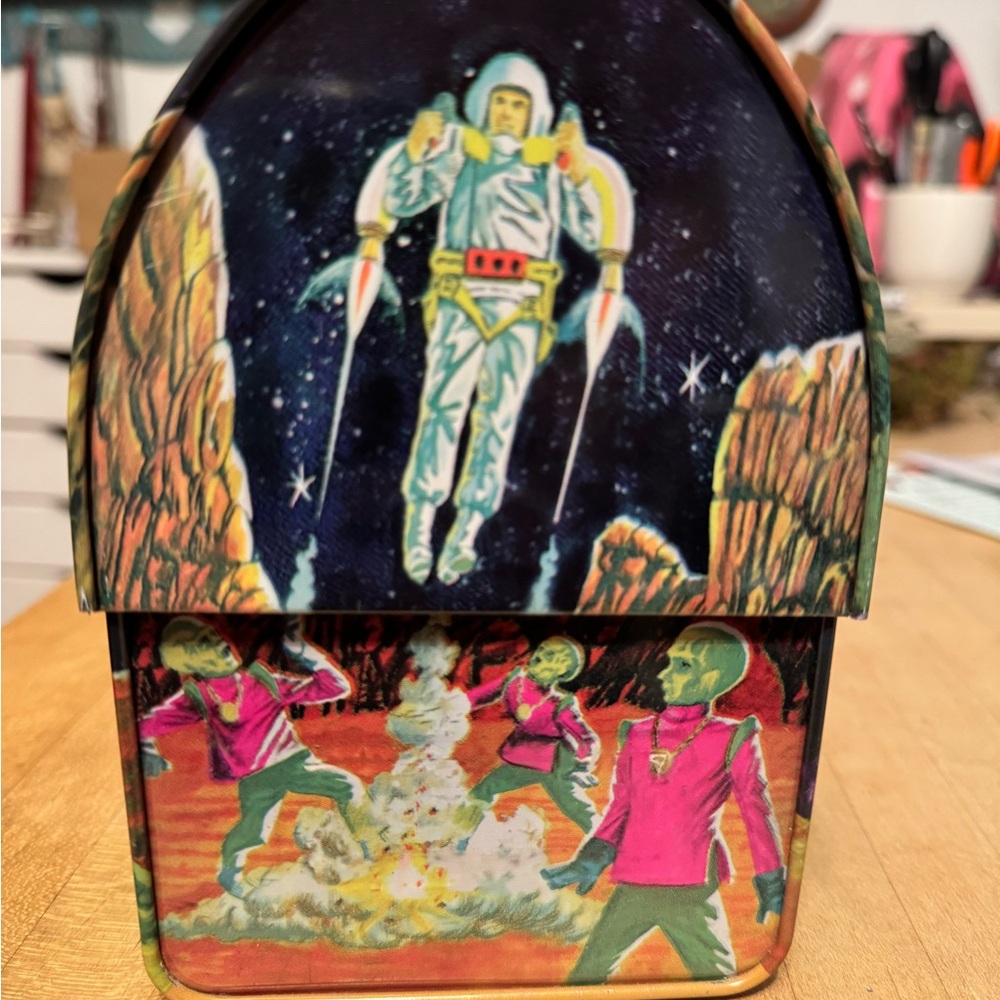 Vintage Lost in Space Metal Lunchbox - Picture 3 of 11